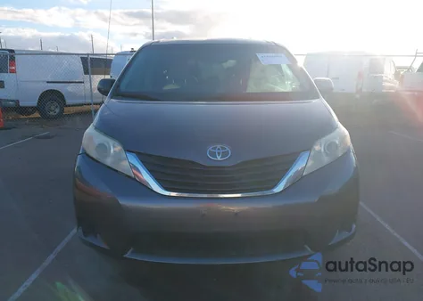 2012 Toyota Sienna Le V6 7 Passenger Auto Access Seat/Le V6 8 Passenger из США, поврежденный, VIN 5TDKK3DC8CS240083